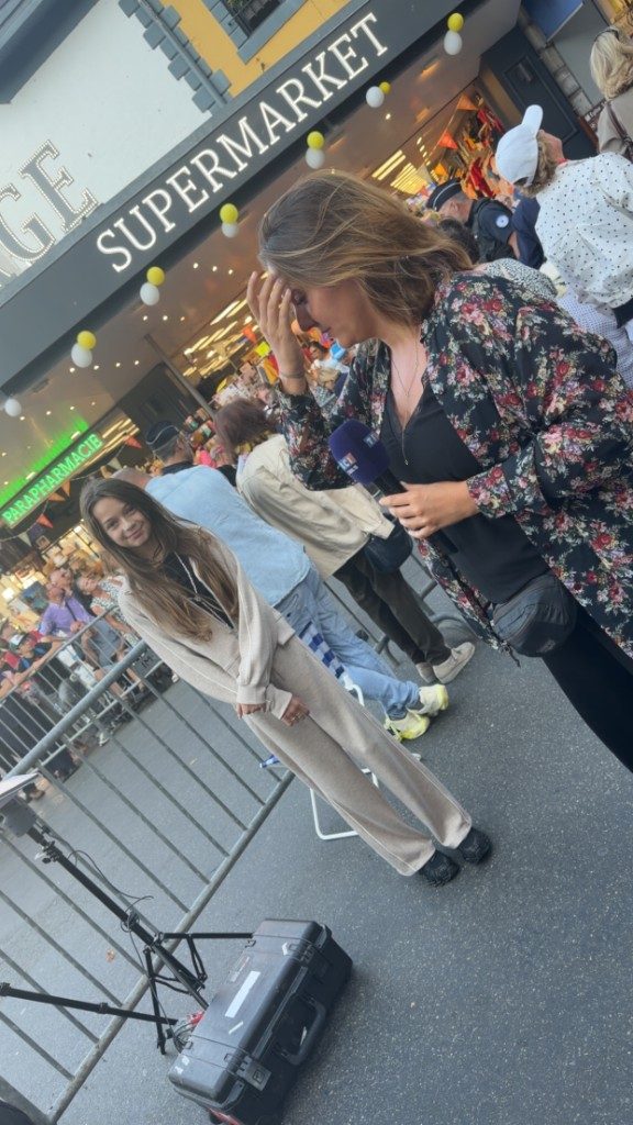 Shelby interviewée à Lourdes — visite du pape Léon XIV